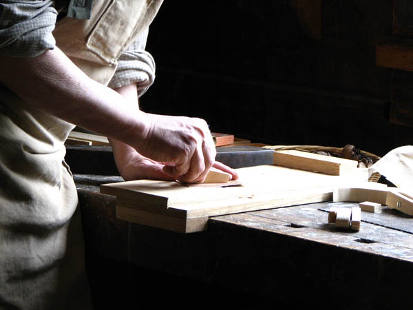 Nuestra <strong>carpintería de madera en  Castroviejo</strong> es una empresa de <strong>herencia familiar</strong>, por lo que  contamos con gran <strong>experiencia </strong>en la profesión.